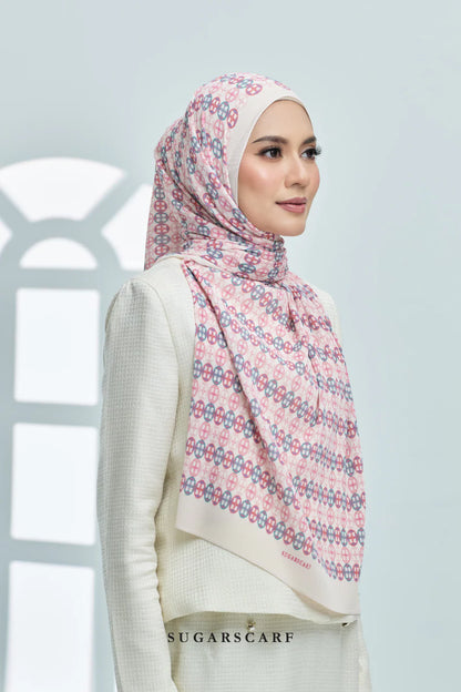 Sugar wide pleat girl boss shawl