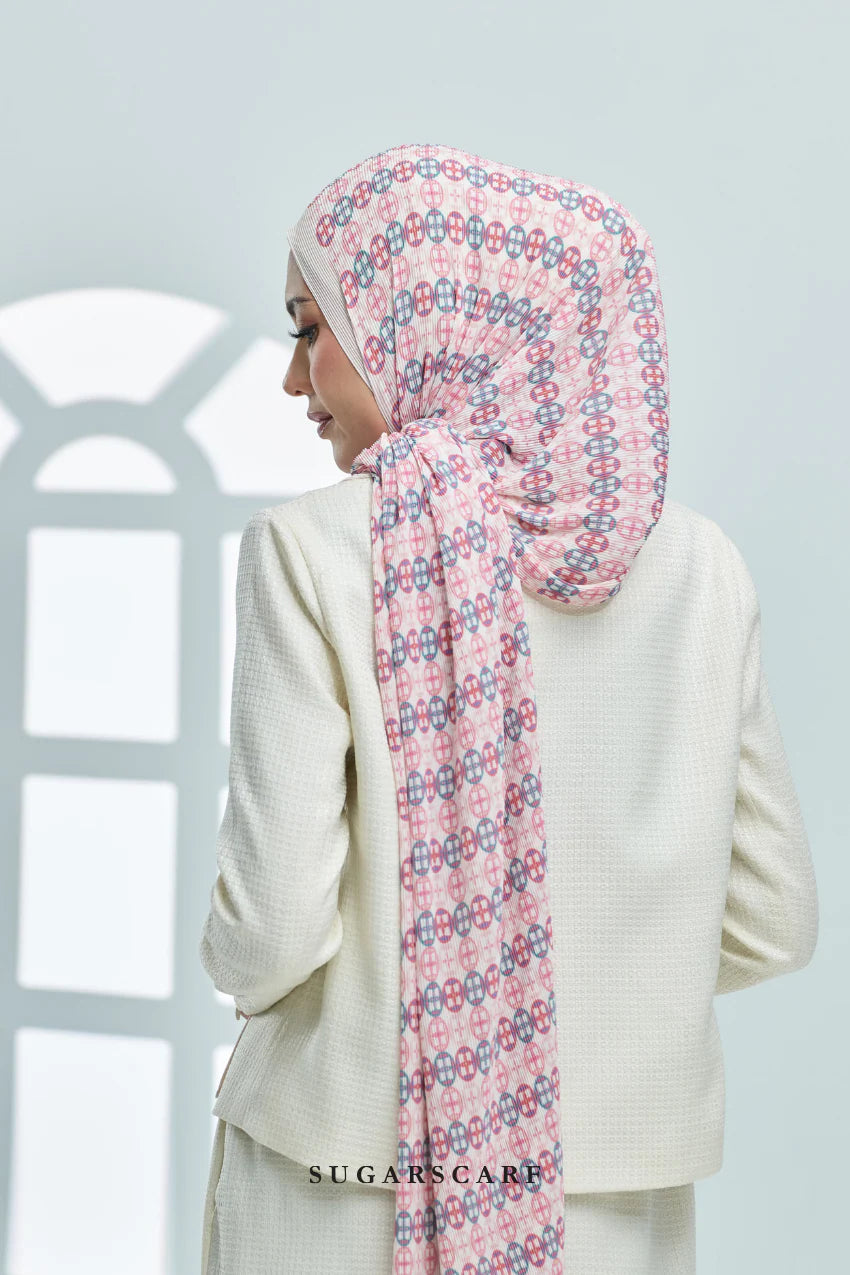 Sugar wide pleat girl boss shawl