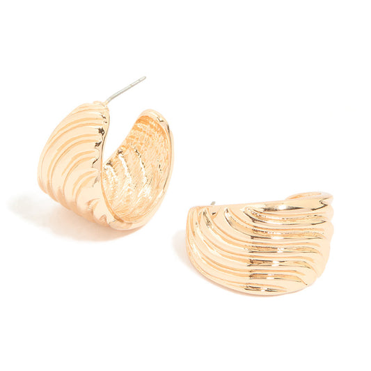 Earring Ribbed Wave Hoop